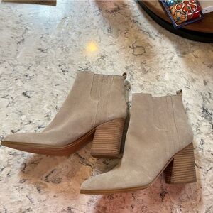 ALVA POINTY TOE BOOTIE